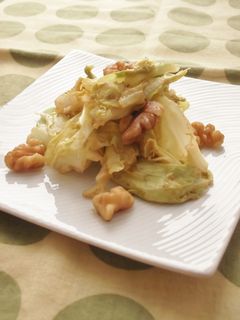 春キャベツとクルミのカレー醤油炒め-レシピのメイン写真