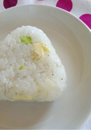 枝豆チーズしらすのおにぎり-レシピのメイン写真