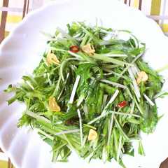 รูปของ ぺペロン水菜♪サラダ