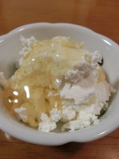 カッテージチーズの蜂蜜かけ-レシピのメイン写真