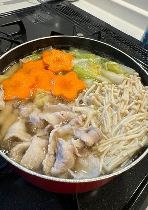 めんどくさい日のコンソメ鍋-レシピのメイン写真
