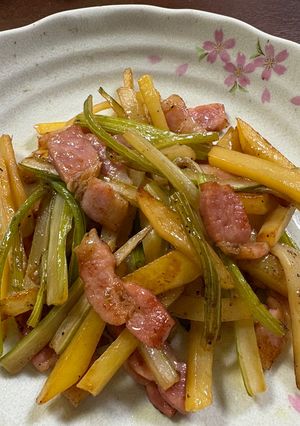 じゃがセロリベーコンのシンプル炒め-レシピのメイン写真