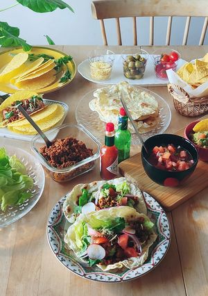 同時に完成ワカモレ&サルサ☆トルティーヤ-レシピのメイン写真