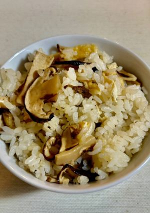 まつたけ！お吸い物の素で炊き込みご飯-レシピのメイン写真