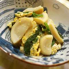 A picture of たけのことほうれん草の卵とじ.