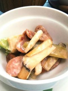 ブロッコリーの茎とソーセージのマヨ炒め-レシピのメイン写真