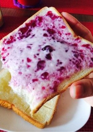 食パンで♥︎ブルーベリーチーズ風トースト-レシピのメイン写真