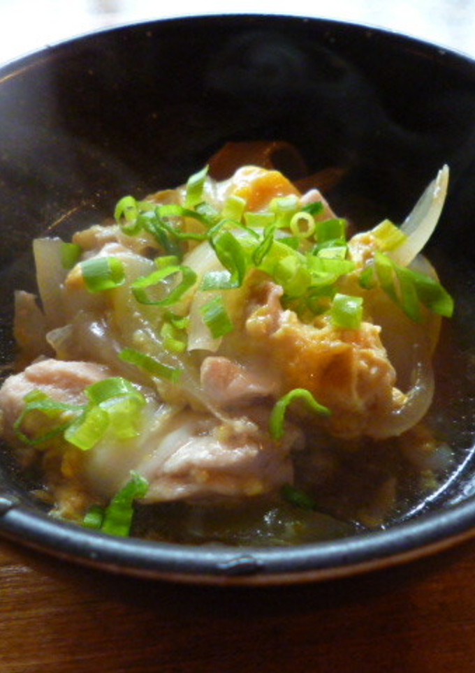 鶏肉と新玉の玉子とじ-レシピのメイン写真