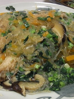 鶏の旨味を一網打尽!手羽中と春雨の煮込み-レシピのメイン写真