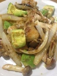 鶏肉とアボカドのマヨネーズ炒め-レシピのメイン写真