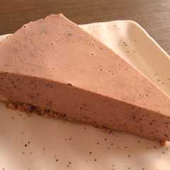 รูปของ 混ぜて冷やすだけヨーグルトプルーンケーキ