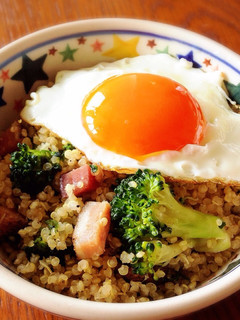 激うま★キヌア丼 半熟卵をからめて-レシピのメイン写真