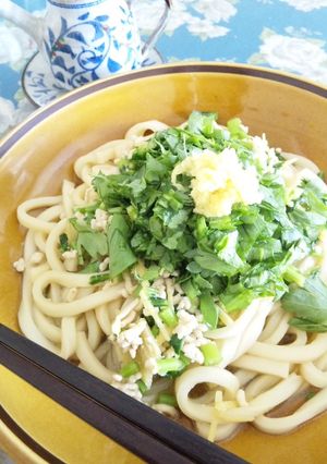 春菊＆生姜好きさんへ♪鶏ダシ煮込みうどん-レシピのメイン写真