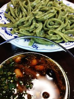 ♪手打ちはコシが命よ★蓬おからうどん♪-レシピのメイン写真