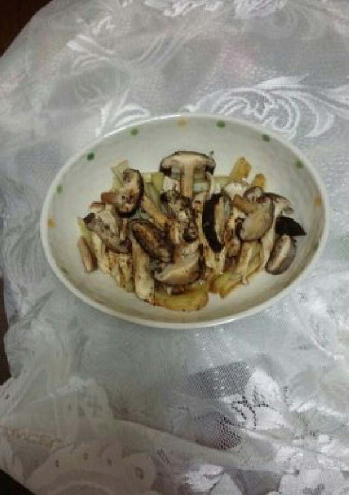 新ジャガイモとキノコのバター醤油炒め-レシピのメイン写真
