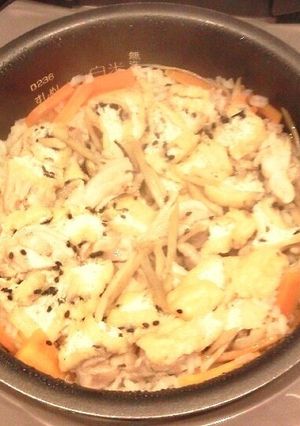 鶏ゴボウの炊き込みご飯♪噂の「だし道楽」-レシピのメイン写真