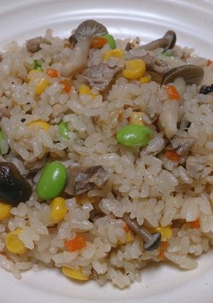 炊飯器で作る♪炊き込みチキンピラフ-レシピのメイン写真