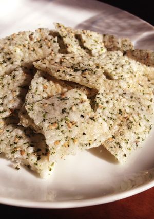 簡単☆冷やご飯を使ったレンジでおせんべい-レシピのメイン写真