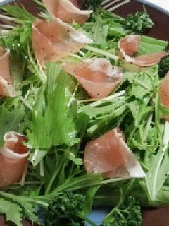 切ってもるだけ水菜の生ハムサラダ-レシピのメイン写真