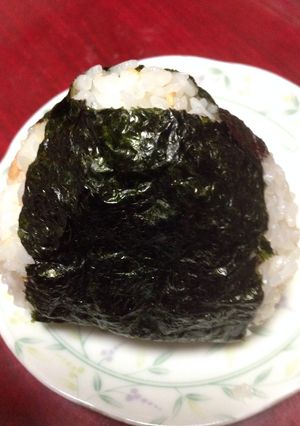 どこから食べても具のあるオニギリ-レシピのメイン写真