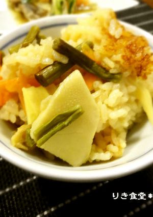 タケノコとワラビの春の炊き込みごはん-レシピのメイン写真