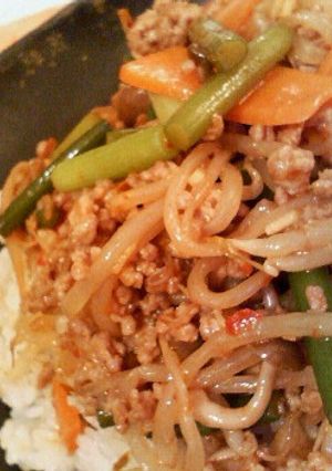 スタミナ満点！疲労回復挽き肉丼-レシピのメイン写真