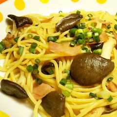霜降りひらたけとベーコンバター醤油パスタ-レシピのメイン写真