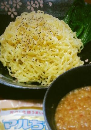マルちゃん正麺で作る辛酸胡麻つけ麺♪-レシピのメイン写真