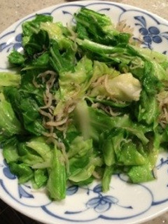 簡単!春キャベツとじゃこのごま油炒め-レシピのメイン写真