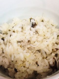 子供も喜ぶ☆しらすワカメご飯-レシピのメイン写真