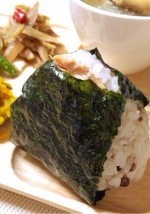 贅沢鮭おにぎり-レシピのメイン写真
