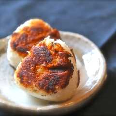 รูปของ 我が家の焼きおにぎり