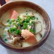 肌寒い日に…☆簡単♪石狩鍋風ミルクスープ