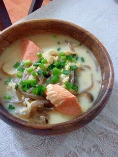 肌寒い日に…☆簡単♪石狩鍋風ミルクスープ-レシピのメイン写真