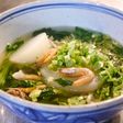 春大根のスープ煮パクチーを添えて