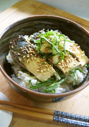 簡単☆フライパンで焼き鯖寿司風どんぶり-レシピのメイン写真