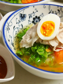 シャキッと野菜と豚しゃぶ冷麺~トマ梅ダレ-レシピのメイン写真