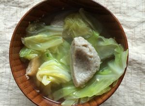 具だくさん・春キャベツと鰯つみれの味噌汁-レシピのメイン写真