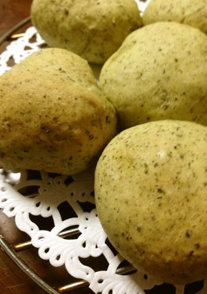 ふわふわ＊ホワイトチョコ入り＊緑茶でパン-レシピのメイン写真