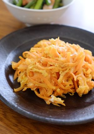材料２つ にんじんしりしり-レシピのメイン写真