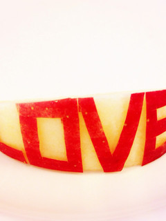 飾り切り♫ LOVEリンゴ-レシピのメイン写真