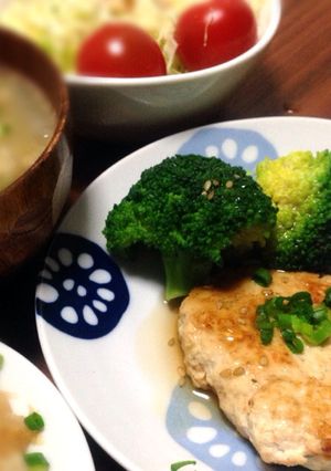 ふんわりやわらか〜鶏むね肉の豆腐バーグ-レシピのメイン写真
