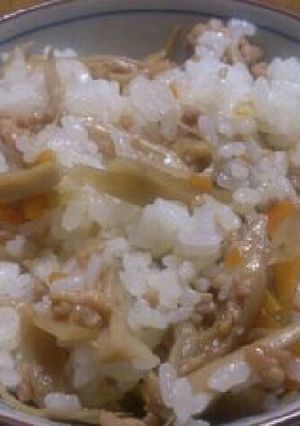 鶏そぼろとエリンギの混ぜ込みご飯-レシピのメイン写真