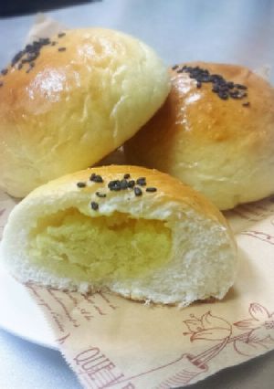 ふわふわパン生地で☆さつまいもあんパン-レシピのメイン写真