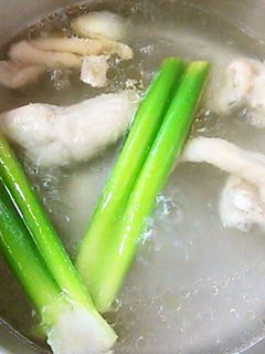 残った鶏皮は捨てる前にスープを取ろう!-レシピのメイン写真
