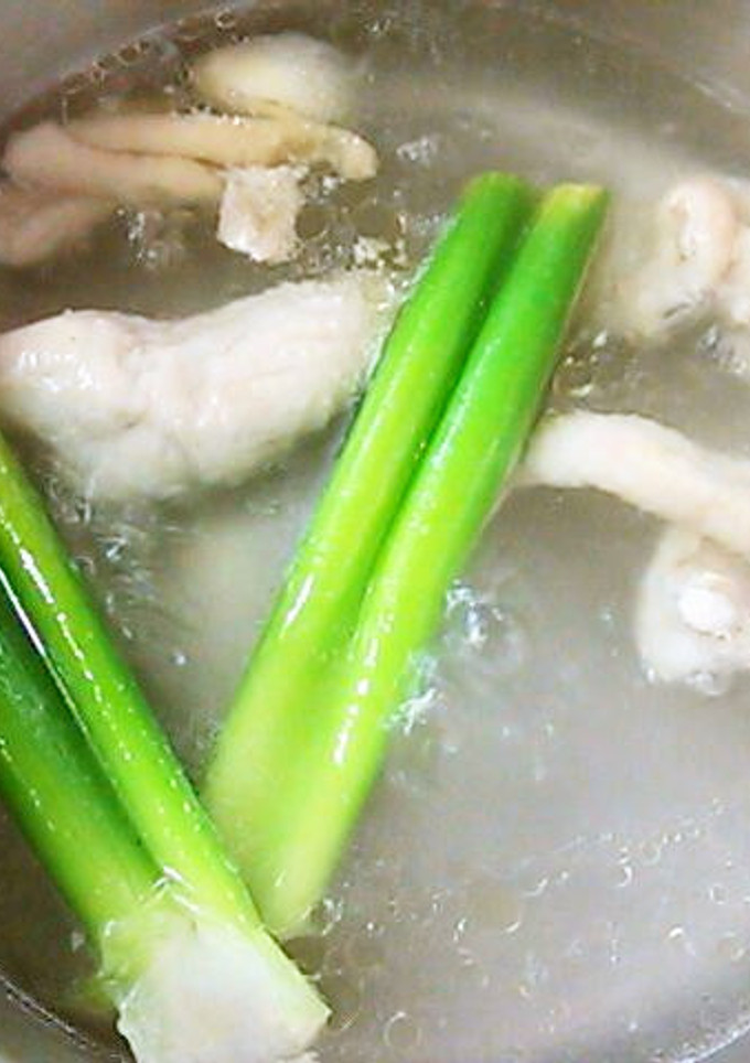 残った鶏皮は捨てる前にスープを取ろう！-レシピのメイン写真