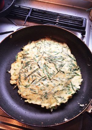 お好み焼き粉で簡単ニラチヂミ-レシピのメイン写真