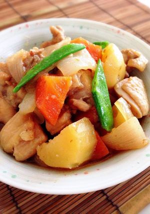 ヨシダソースで♪鶏肉とじゃがいもの煮物-レシピのメイン写真