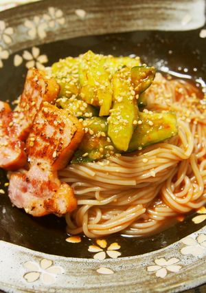 厚切ベーコンとたたききゅうりのピビン麺♪-レシピのメイン写真