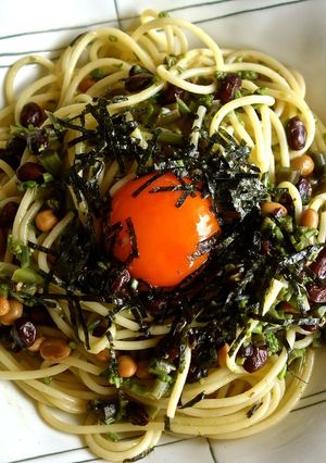 これぞ鉄板。わらび納豆パスタ-レシピのメイン写真